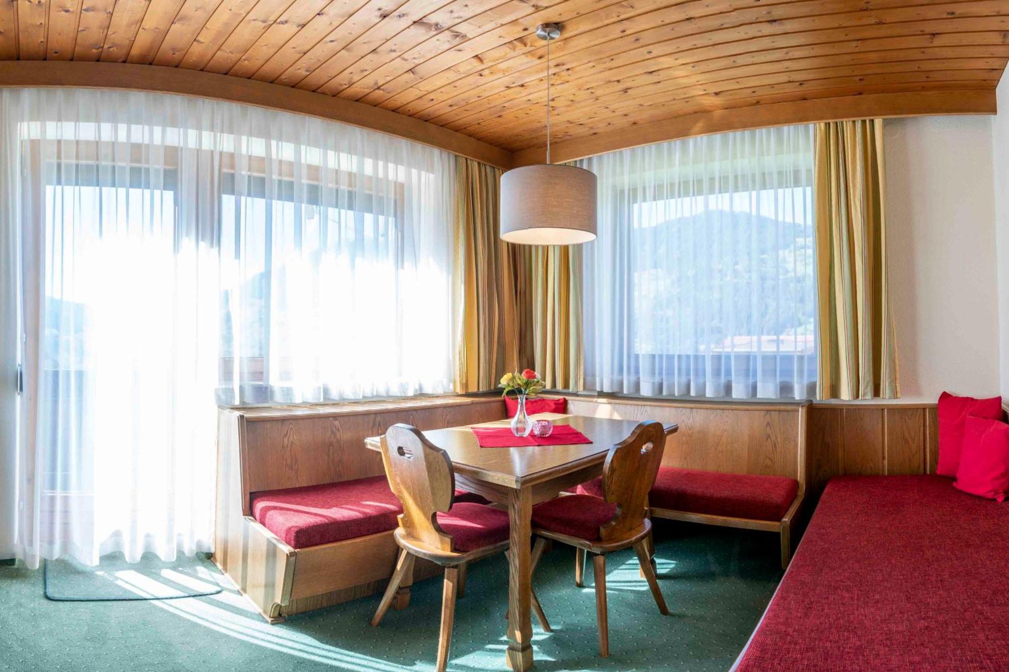 Ferienwohnungen Monja Und Dietmar Thoeni Arzl im Pitztal Εξωτερικό φωτογραφία